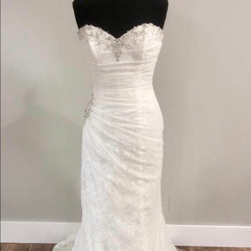 Beautiful Sophia Tolli dress with train